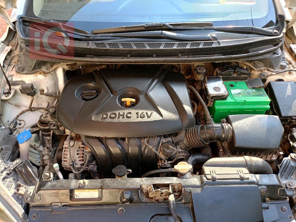 هیوندای ئەلەنترا